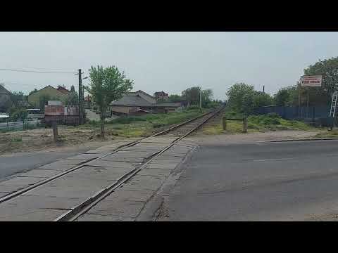 Trenul R 6822 soseste la la Satu Mare cu goarne (Bariera Supeco)