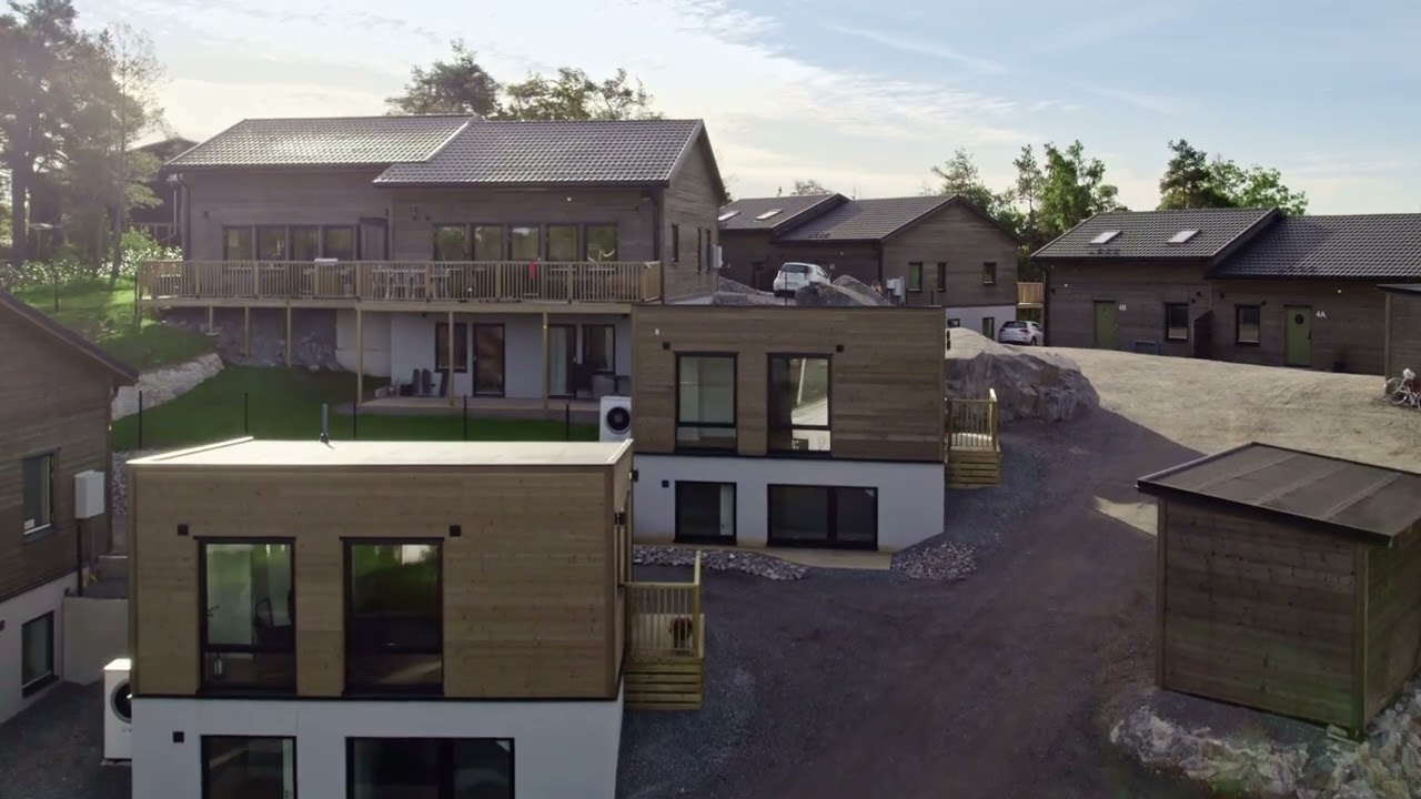 7 rum Parhus på Smedjevägen 4D Länna Huddinge kommun - video