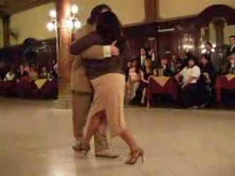  María del Carmen Romero  and  Jorge Dispari  are  dancing  to  the  tango  "  Inspiracion  "