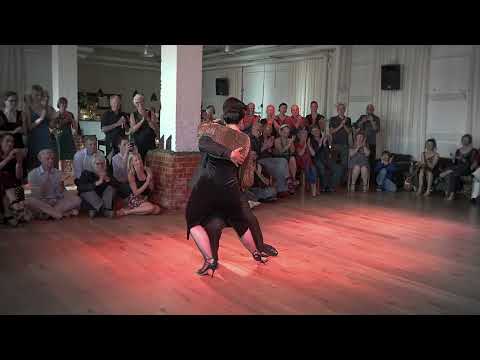 Ariadna y Fernando 1/4 – 2022/05 – el abrazo Hamburg – Cantemos Corazon