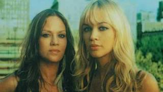 The Pierces - Boy In A Rock And Roll Band [Lyrics]
