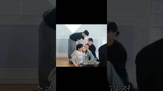 Download lagu Jin fell on the man 😂 #runjin mp3