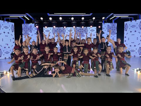 Kids ART Dance - Purtata fetelor