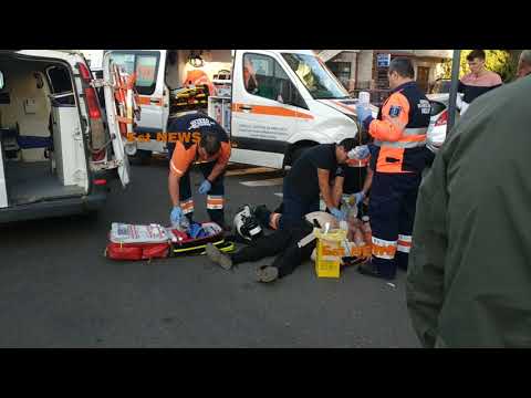 Încercări de resuscitare a unui bărbat, în zona fostului Cinema ”Bârladul”