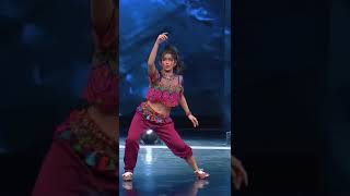 Download lagu VARTIKA JHA PERFORMANCE ON DANCE PLUS 4 mp3