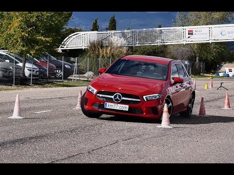 Mercedes-Benz Clase A 2018 – Maniobra de esquiva (moose test) y eslalon | km77.com
