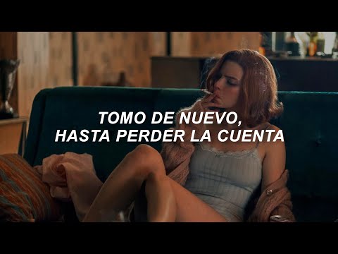 Sia - Chandelier || ESPAÑOL || Esta canción le queda perfecto a Beth Harmon 🍷