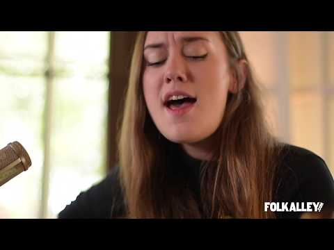 Folk Alley Sessions at 30A: Lilly Winwood - "London"