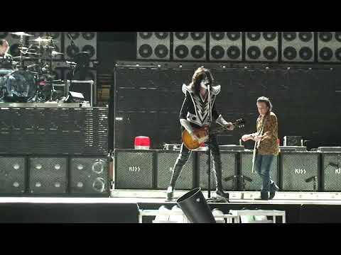 KISSONLINE EXCLUSIVE Soundcheck footage of  Shock Me