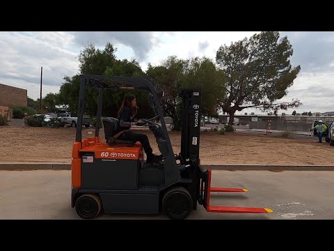 TOYOTA 8-Series 8FBCU30 6,000lb Electric #2397 - Forklift for Sale