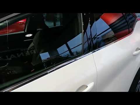 Wrocław, Karkonoska, Salon Renault, Renault CAPTUR VID 20221122 151209