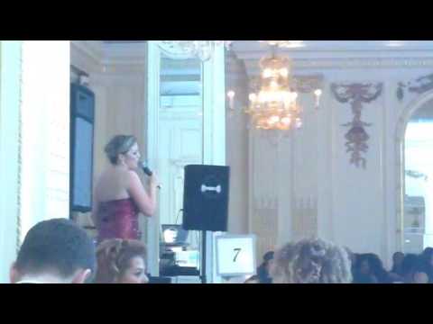 Lisa Angharad singing Nobody does it better at the Mandarin Oriental Hotel