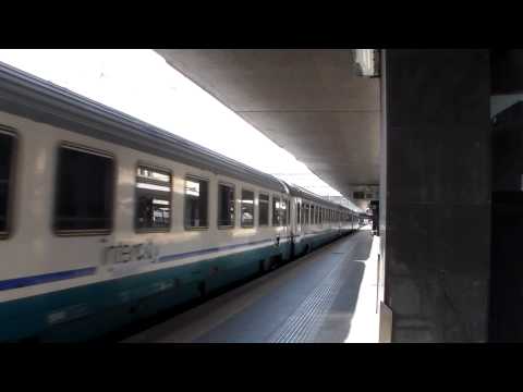 AUGURI DI BUON NATALE A TUTTI!!!!!!! E656 in partenza sull'IC 707