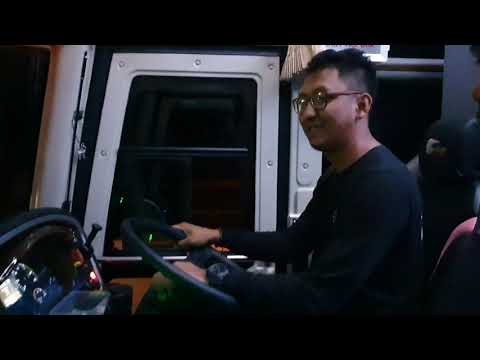 KURSUS NYETIR BUS BESAR BERSAMA MBAH MANSUR DAN MAS LILIK