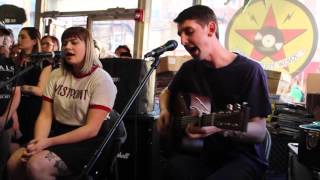 Uma viagem pela discografia do Tigers Jaw para aquecer para o show