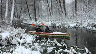 preview picture of video 'Zimowy spływ kajakowy rzeką Nidką'