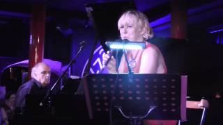 'Suzanne' by Leonard Cohen sung by Barb Jungr