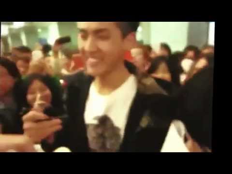 130222 EXO-M Kris laughing EXO 엑소 크리스 吴凡 クリス @  Guangzhou Airport 공항 広州