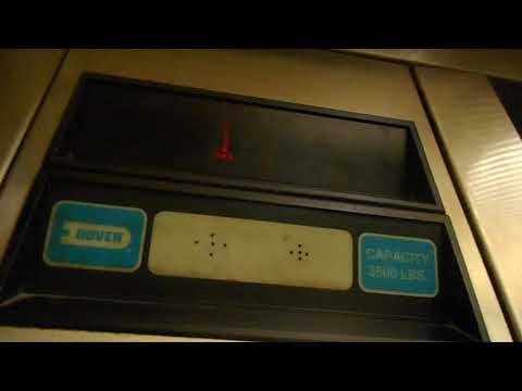 SUPER RARE Dover hydraulic lift at Clarke Quay(SLA4)