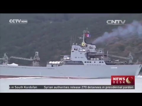Russia soldier with missile passes through the Bosphorus