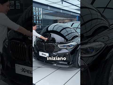Cosa Succede se una Bolla su un'Auto Viene Fatta Scoppiare?  #shorts