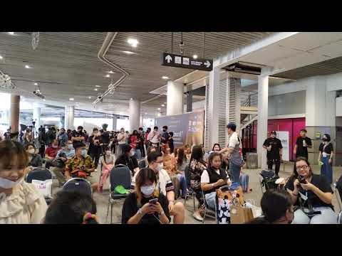 The Glass Girl ( Trainee ) @ Idol Exchange "Aloha" - MBK【4K】