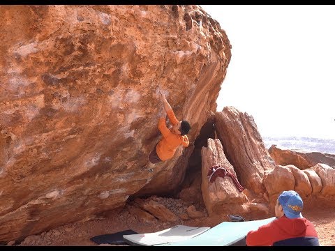 Monkey Bar Right (V6)