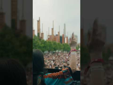 From Spain to the Solar Stage ☀️ Barbara Lago and her style continue to evolve and amaze 💛