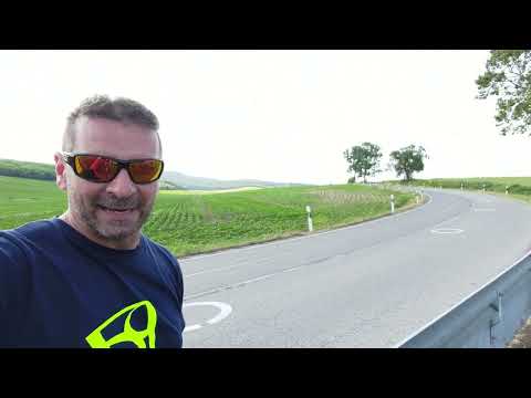 Újabb speckó útburkolati jelek a Bajna-Héreg úton - vajon jó lesz itt is?