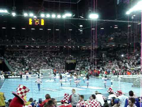 Nered feat. Zapresic Boys - Arena Paklena Live [Hrvatska - Poljska polufinale, 30 01 2009 ]