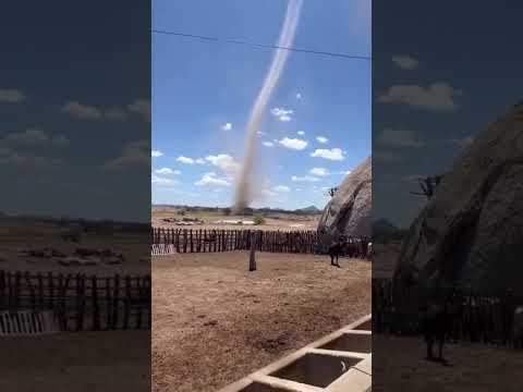 TORNADO DE POEIRA em Brejo do Cruz PB