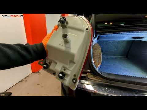 2006-2023 Chrysler 300 Tail Light Assembly Replacement Tutorial