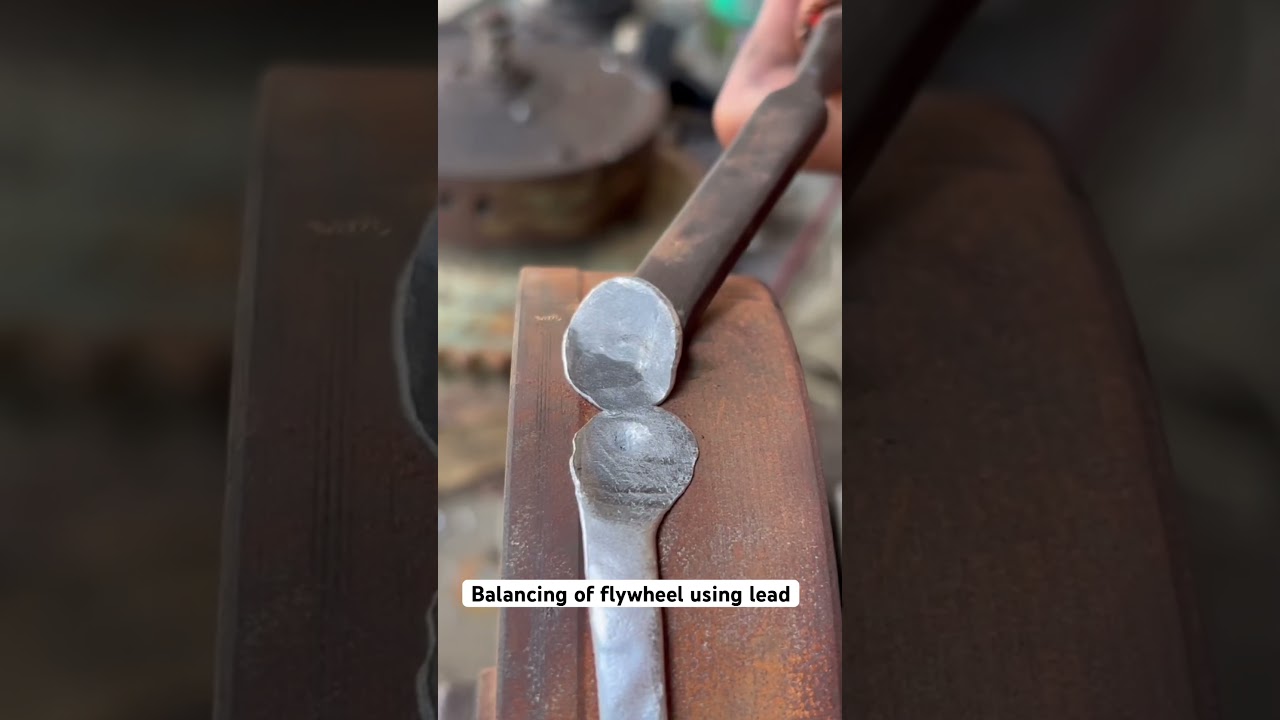 Balancing of flywheel using lead 👨‍🔧🇺🇸 #highlights #Engineworks #mechanic #USA