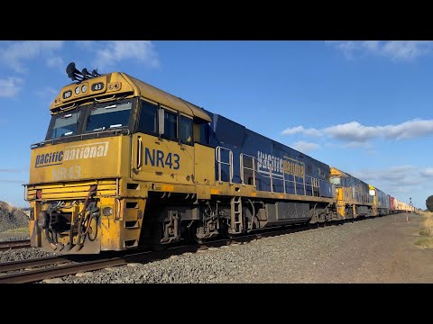 4MA5 Pacific National freight with NR43 NR108 G530 at Gheringhap headed for Adelaide 22/1/2025