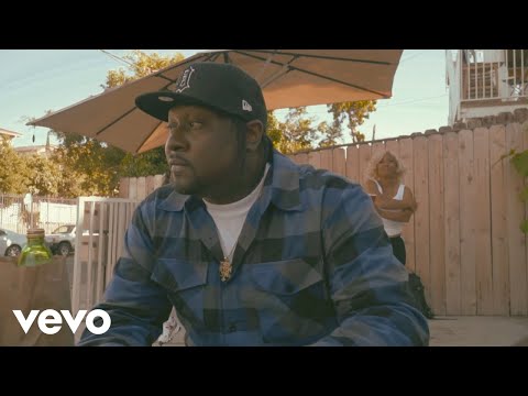 Young Blacc - Give Her That (feat. Bobby Luv)