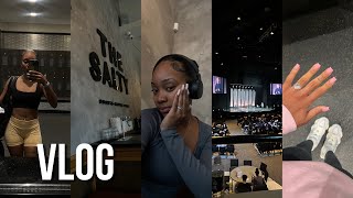vlog : new coffee shop, deep talks, church, gym, nail appointment, etc