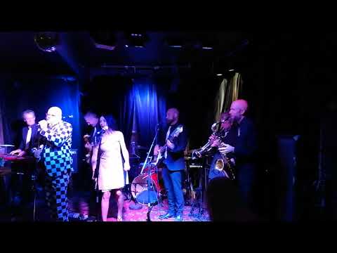 Skandalites - Guns of Navarone