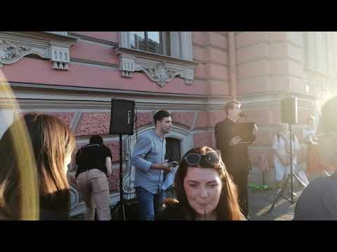 "Питерчитает" стихи и прозу. Невский 41. Я тоже записалась выступать.