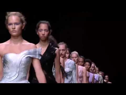 Atelier Versace Women's Fall 2016 | Fashion Show