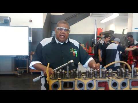 Torquing Head Bolts for Caterpillar