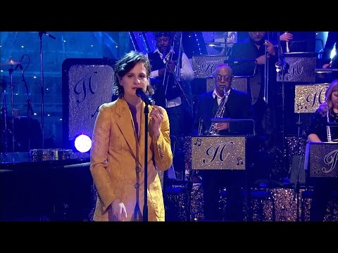 Christine & The Queens with Jools & His Rhythm & Blues Orchestra - Sign Your Name