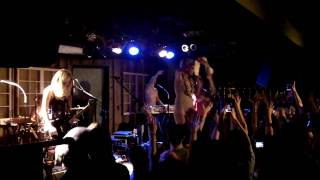 2009 10 25 Peaches Encore, Set it Off Part 1