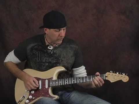 Guitar demo Fender Deluxe Power Stratocaster piezo electric & acoustic tones