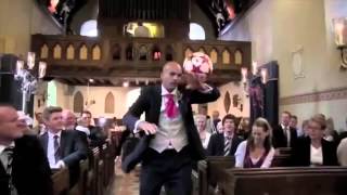 Классные трюки на меткость с футбольным мячом - Видео онлайн