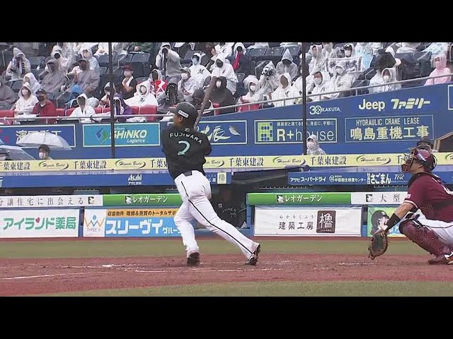 【3回裏】打球は雨を切り裂きスタンド中段へ!! マリーンズ・藤原 今季第1号は1点差に迫るソロホームラン!! 2021/7/4 M-E