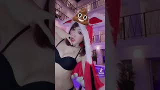 【TikTok】サンタコスプレ?茅ヶ崎8hotel プール