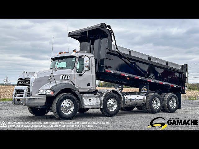 2010 MACK GRANITE GU813 12 WHEEL TWIN STEER DUMP TRUCK in Heavy Trucks in La Ronge