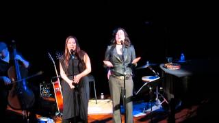 Green Pastures (Emmylou Harris Cover) - Amy Lee &amp; Paula Cole Live &amp; Acoustic
