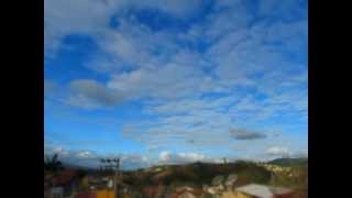 preview picture of video 'Céu abrindo em Mairiporã, nuvens indo embora. (Time Lapse)'