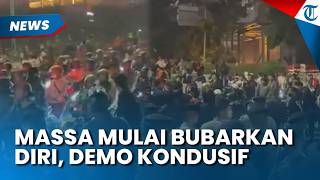 Demo  Mulai Kondusif, Massa Mulai Bubarkan Diri dari Bundaran HI Secara Bertahap